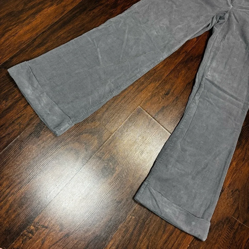 J. Crew City Fit Women's Cuffed Gray Flare Mid Rise Corduroy Jeans 6